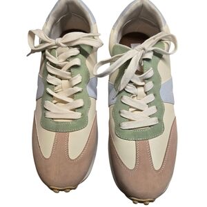 MIA Women’s Size 11 Medium Sneakers. In Great Shape. Nice Shoes